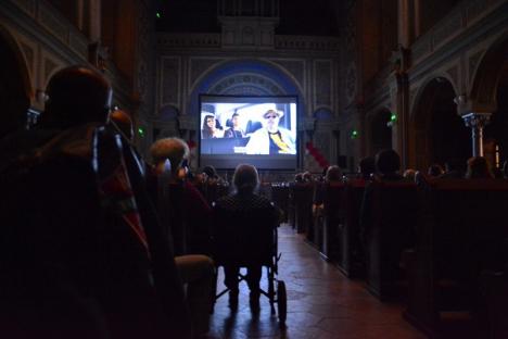 TIFF Oradea a debutat cu un scurt filmuleţ despre catastrofa de la Palatul Episcopal Greco-Catolic (FOTO/VIDEO)