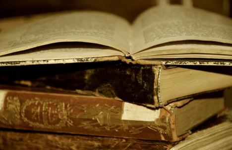 Aproape 4.000 de cărţi de patrimoniu, inclusiv din secolul XVII, dispărute din Biblioteca Pedagogică