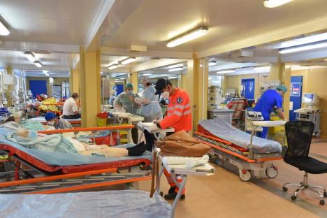 FOTO: Urgenţele Spitalului Judeţean s-au mutat în containere medicale până în septembrie. Se vor muta apoi într-o clădire ultramodernă