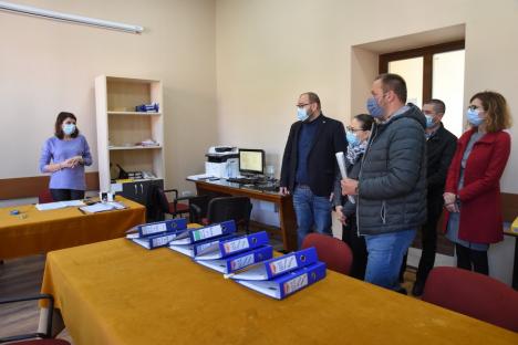 USR-PLUS Bihor şi-a înregistrat candidaţii la parlamentare, cu deputatul Silviu Dehelean vârf de lance: 'Vom duce un mandat de construcţie' (FOTO / VIDEO)