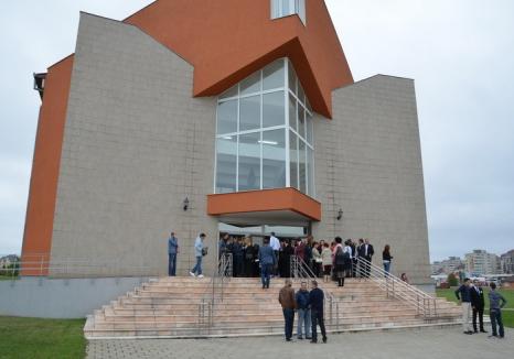 Vacanţă prelungită: Universitatea Emanuel din Oradea îşi suspendă cursurile din cauza gerului