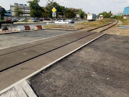 N-au terminat! Trecerea de nivel cu calea ferată din strada Uzinelor rămâne închisă încă o săptămână (FOTO)