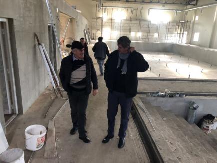 Lucrările la bazinele didactice de înot din Bihor: 6 din 7 nu sunt finalizate (FOTO)