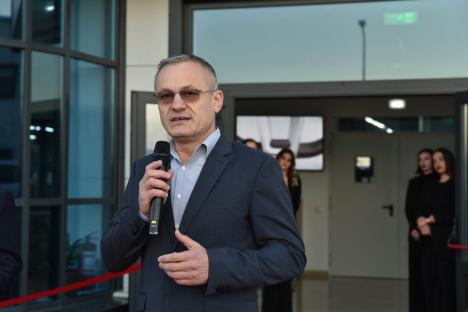 Porți deschise și petrecere Valtryp la împlinirea a 30 de ani ca furnizor pentru mărci auto de prestigiu, cu muncitori plătiți și cu 9.000 de lei (FOTO)