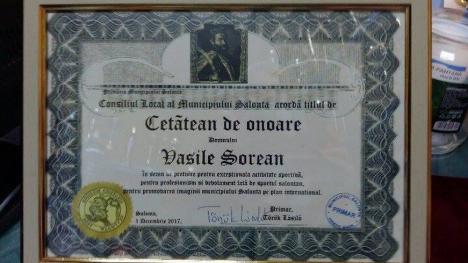 Antrenorul echipei Tengo Salonta, Vasile Sorean, a primit titlul de cetăţean de onoare al municipiului Salonta (FOTO)