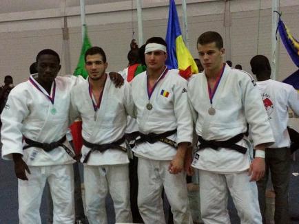 Doi judoka orădeni s-au remarcat la un turneu internaţional în Africa Centrală
