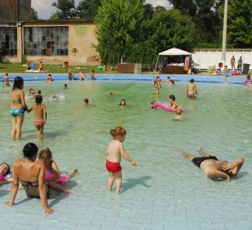 Primăria a semnat contractul de finanţare a aquapark-ului din Ştrandul Municipal