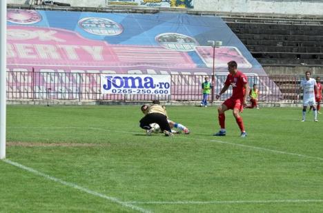 Surpriză: FC Bihor a învins lidera Gloria Bistriţa cu 2-0 (FOTO)