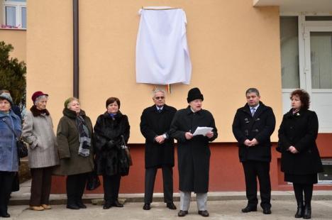 Efigia întemeietorului obstetricii şi ginecologiei moderne din Oradea, Dr. Alexandru Nemeş, amplasată la Maternitate (FOTO)