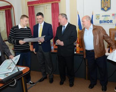 Campionii de la echipa de polo juniori I a CS Crişul, premiaţi de conducerea clubului (FOTO)