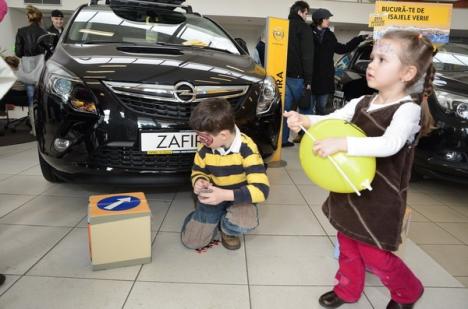 Noile modele Opel, testate de orădeni la Ziua Porţilor Deschise (FOTO)