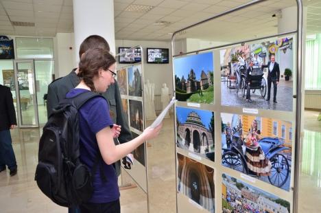 Noaptea Bibliotecilor: Pentru că "lectura e cool-tură", elevii orădeni au împărţit gratis cărţi (VIDEO)