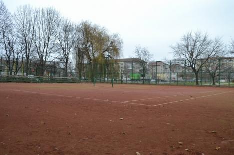 Tenis în balon! Baza sportivă Ioşia se redeschide iubitorilor de tenis inclusiv cu două terenuri acoperite cu balon (FOTO)