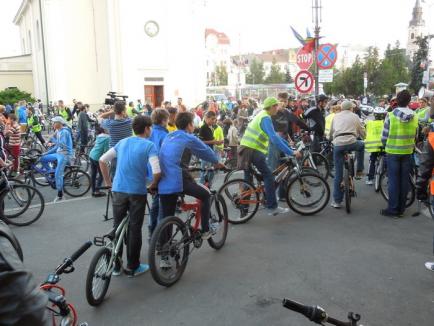 Toamna Orădeană a debutat "în teren": Peste o mie de biciclişti la Critical Mass (FOTO)