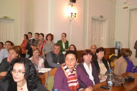 Criticul Alex Ştefănescu, la Oradea: Manualele îi îndepărtează pe tineri de literatură (FOTO)