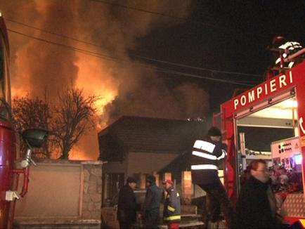 Atelier de tâmplărie distrus într-un incendiu la Salonta (FOTO/VIDEO)