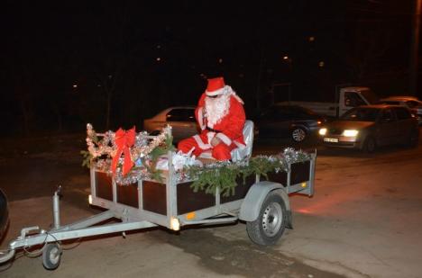 În cartier ca-n familie: Moş Crăciun de la Prima şi-a cadorisit locatarii (FOTO)