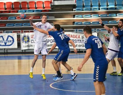 Handbaliștii de la CSM Oradea au câștigat la o diferență de 19 goluri jocul cu cea de-a doua echipă a Timișoarei (FOTO)