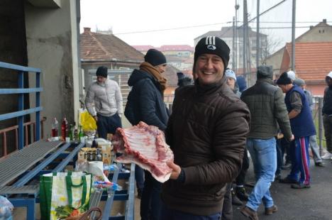 An ca porcu': FC Bihor s-a reunit pentru ultima oară în 2014 la... pomana porcului (FOTO)