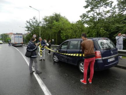 Accident pe Densuşianu: O şoferiţă căreia i s-a făcut rău a dat peste cap circulaţia în tot oraşul (FOTO)