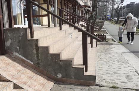 Intrarea la control! Primăria Oradea va verifica starea accesurilor la spaţiile comerciale (FOTO)