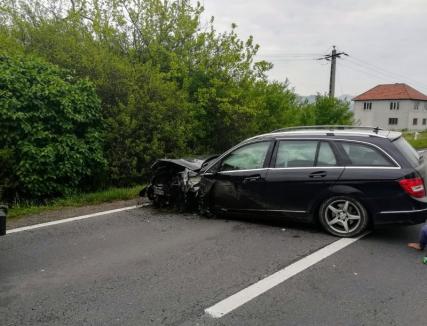 Primele concluzii ale Poliţiei: Accidentul de lângă Borod a fost provocat de şoferul care a decedat în urma impactului (FOTO)