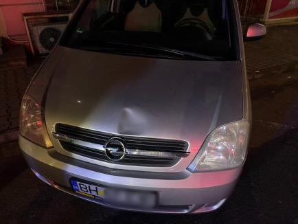 Încă un accident în Bihor: Două fete au fost lovite de un autoturism pe trecerea de pietoni în Aleșd. UPDATE: Starea adolescentelor (FOTO)