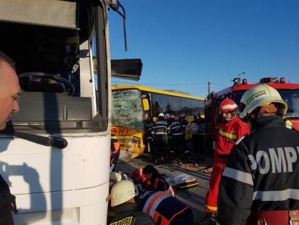 Accident grav pe DN 19, în Satu Mare: Două autobuze s-au ciocnit, 12 persoane rănite (FOTO)