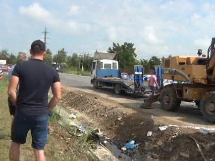 Accidentul din Beiuş: Şoferul ar fi adormit la volan, o întreagă familie şi-a pierdut viaţa! (FOTO / VIDEO)