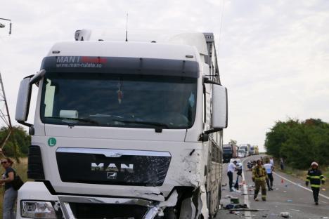Cauza accidentului mortal de lângă Biharia: Şoferiţa nu a adaptat viteza şi a intrat pe contrasens, izbind TIR-ul (FOTO / VIDEO)