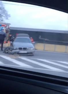 Două maşini s-au lovit pe Calea Borşului în Oradea (FOTO/VIDEO)