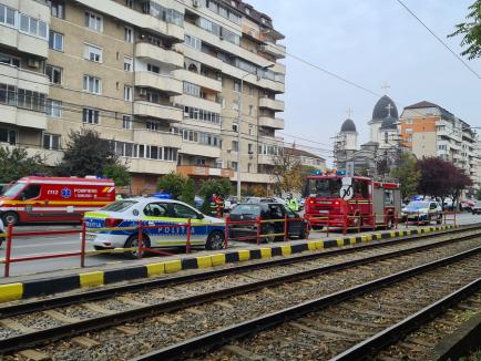 Accident în Oradea, lângă Poliţie. O persoană a ajuns la spital (FOTO)