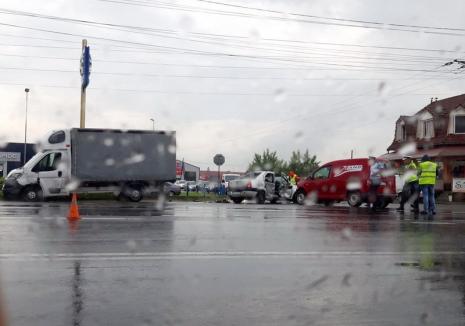 Accident cu trei victime pe Şoseaua Borşului. Trei mașini implicate (FOTO)