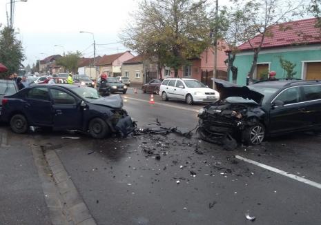Carambol cu 5 maşini pe Calea Clujului din Oradea. Două persoane au fost transportate la spital (FOTO)