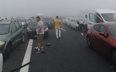 Graba spre mare: Carambol cu 55 de mașini, 155 de persoane implicate și 17 victime pe Autostrada Soarelui (FOTO / VIDEO)
