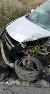 Accident grav în Bihor: două persoane rănite, după ce trei mașini s-au ciocnit la Sălard (FOTO)