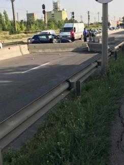 Accident spectaculos pe Centura Oradea, după ce un Opel a fost acroșat de un TIR: Din impact, parapeţii au fost proiectaţi câţiva metri (FOTO)