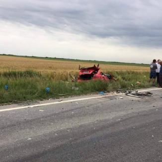 Accident cu victime, la Ciumeghiu: O şoferiţă a murit, trei tineri au fost răniţi (FOTO)