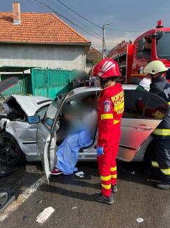Accident grav, cu 8 victime pe DN 1: Mașina condusă de un bărbat din Bihor, izbită în plin de un șofer fără permis, care a fugit (FOTO/VIDEO)