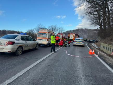 Încă un accident pe DN1: A fost provocat de un tânăr șofer care circula spre Oradea. Patru copii au fost duși la spital (FOTO)