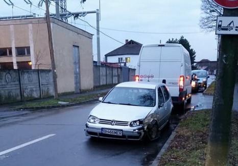 Carambol pe Calea Clujului: Patru mașini s-au bușit din cauza unui șofer grăbit (FOTO)