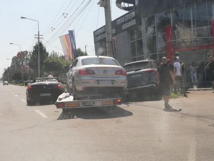 Accident pe Calea Clujului din Oradea: O persoană a ajuns la spital, trei maşini au fost avariate (FOTO)