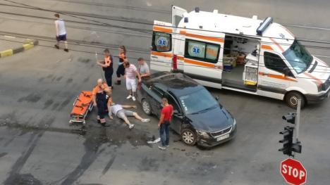 Un nou accident în intersecţia Bulevardului Magheru cu Parcul Traian: Trei persoane, duse la spital (FOTO)