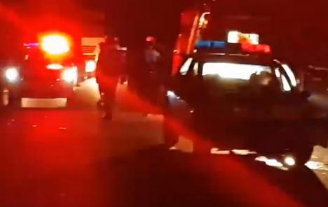 Accident cu maşina Poliţiei pe DN 79, în Bihor: Doi poliţişti, răniţi în timp ce încercau să blocheze în trafic un fugar cu Audi! (VIDEO)