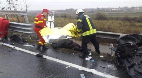 IMAGINI devastatoare de la locul accidentului de la Diosig: Şoferiţa nu a adaptat viteza la condiţiile de drum umed (FOTO / VIDEO)