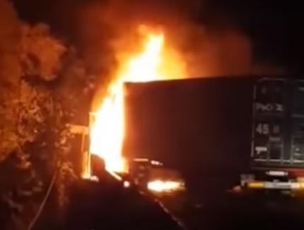 Accident îngrozitor pe DN 1: Un BMW a luat foc, după ce s-a lovit cu un TIR. Trei persoane au murit carbonizate (VIDEO)