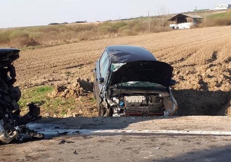 Accident pe DN 76, la intrarea în Beiuş. Neatenţia unei şoferiţe a distrus două maşini (FOTO / VIDEO)