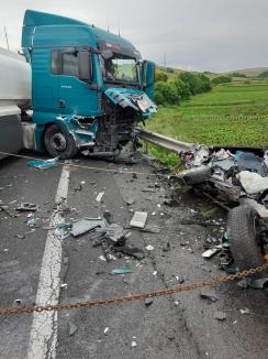 Accident teribil pe DN1 Cluj-Oradea: Un tânăr de 23 de ani și o tânără de 24 de ani au murit (FOTO/VIDEO)