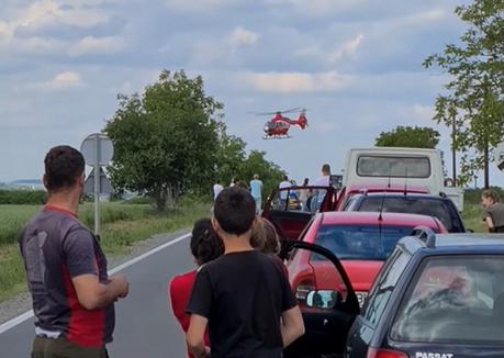 Accident în Bihor. Femeie transportată cu elicopterul SMURD la spital (VIDEO)