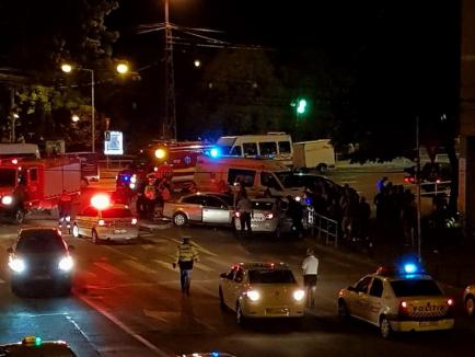 Accident grav pe bulevardul Magheru din Oradea: O şoferiţă a făcut praf o maşină de Poliţie! (FOTO / VIDEO)